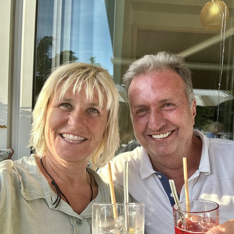 Philippe et Cédrine, vos hôtes à Sainte-Maxime